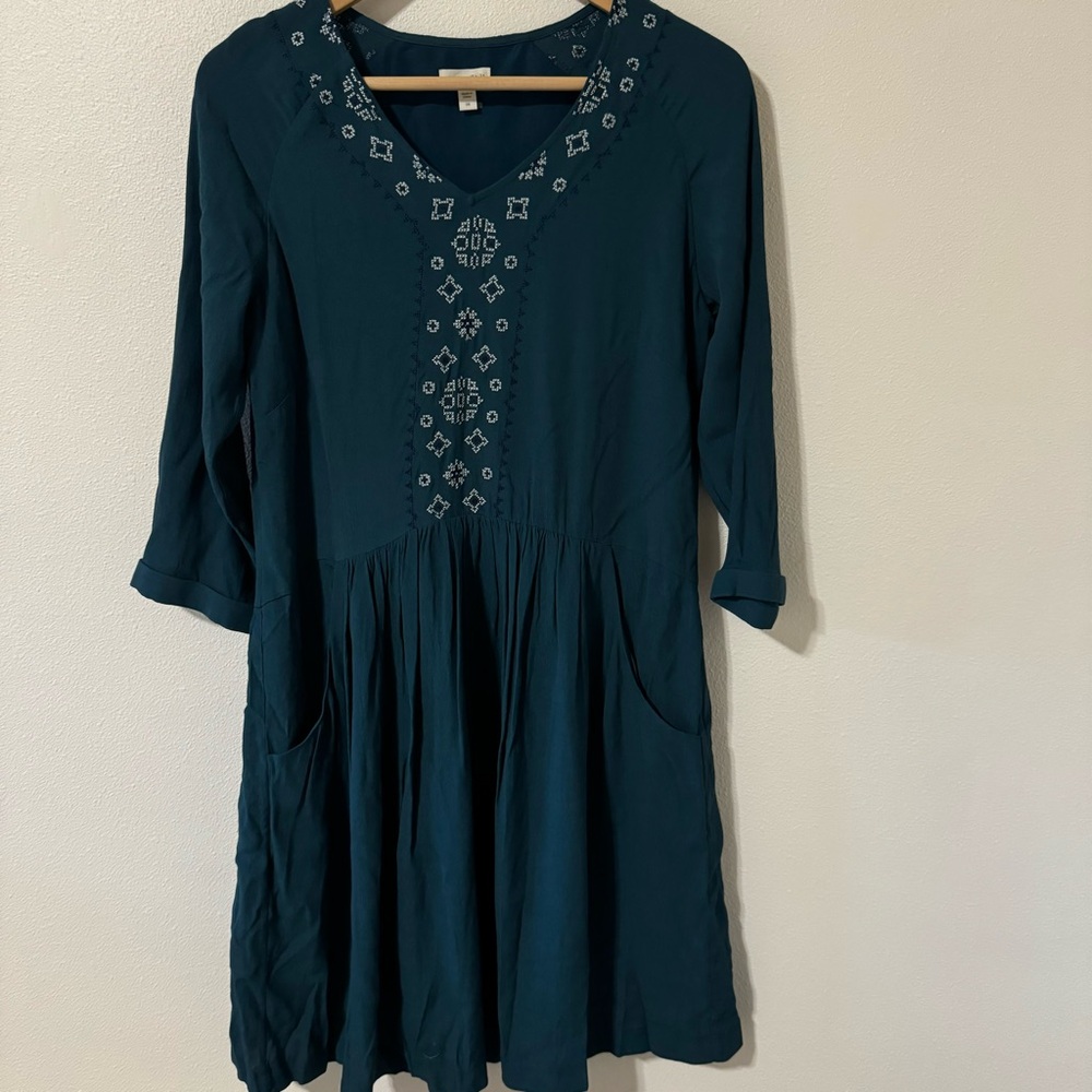 Garnet Hill Bohemian Embroidered Dress Teal Pleated Waist Pockets 3/4 Sleeve-6